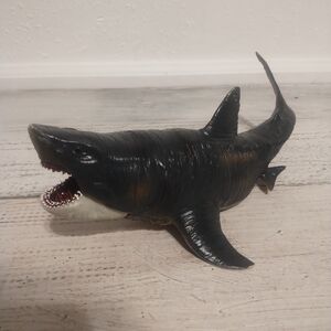Killer Shark Megalodon Toy Action Figure Hard Plastic 11 inches Long RARE